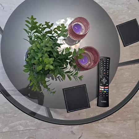 아파트 Sweet 3-bedrooms 라르나카